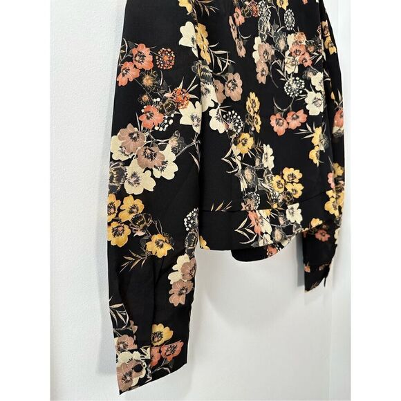 On Twelfth women’s black floral crossover front top size Large. #34-1236 - Picture 4 of 4